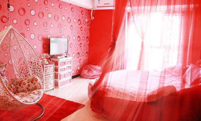 都是約炮惹的禍？七夕節(jié)酒店爆滿 戀愛主題酒店一房難求